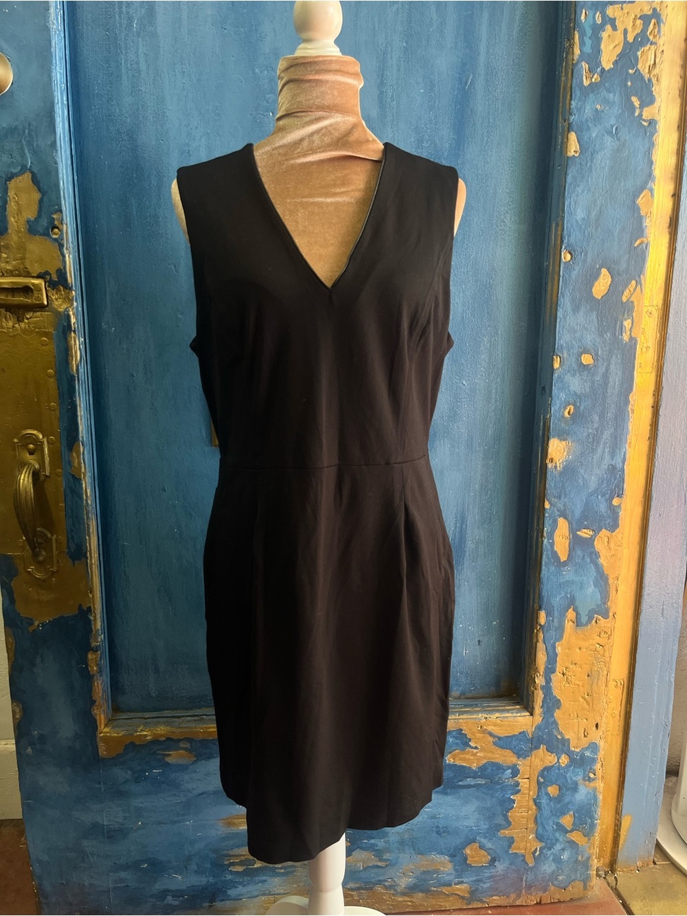 Banana Republic Black V-Neck Sheath Dress